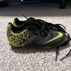 Nike Kids Indoor Soccer Shoes